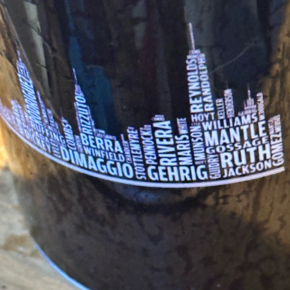 NWOT NY Yankee Skyline Mug*